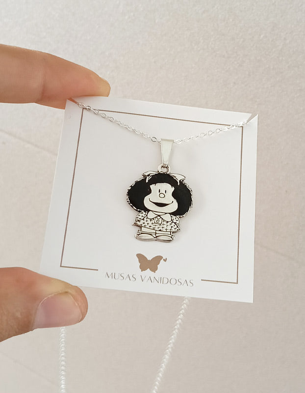 Collar inspirado en Mafalda – Dije en plata
