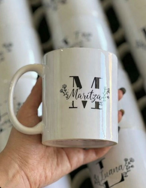 Taza con nombre personalizada – Regalo especial Día de la Mujer