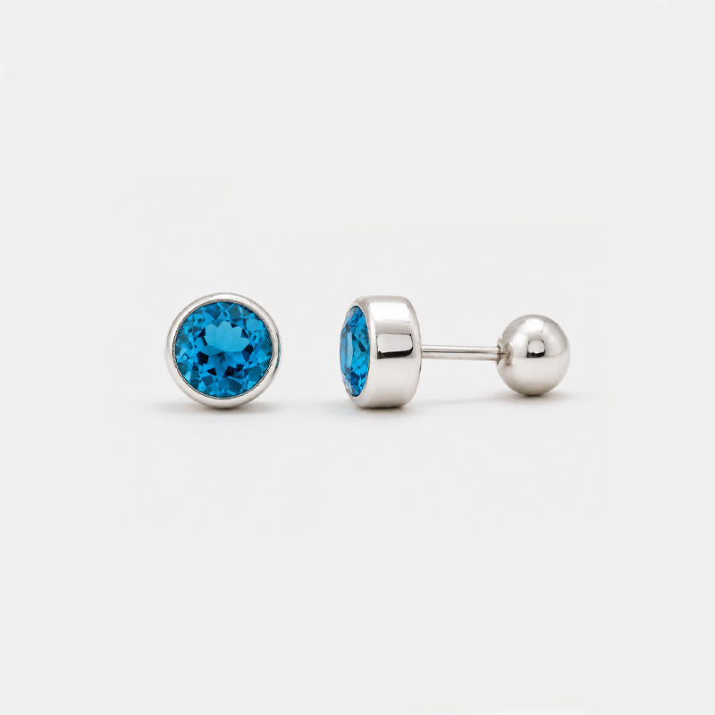 Aretes de circonia de 5 mm en Plata 950 con engaste tipo bisel y seguro de rosca.