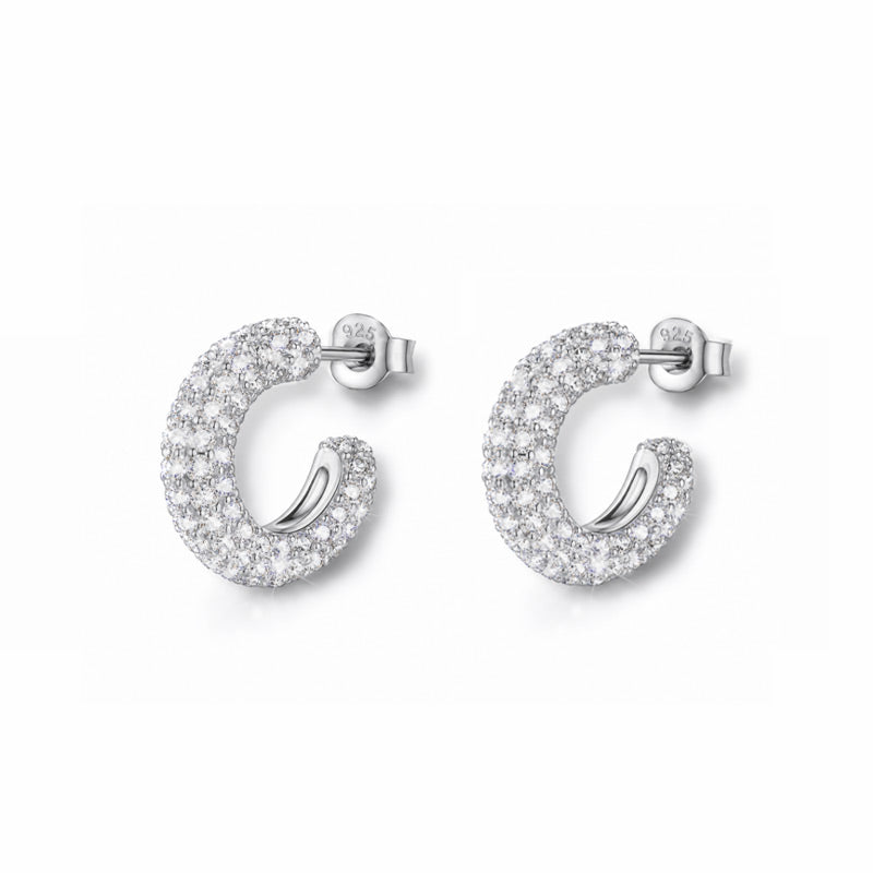 Argollas Glam de Plata 925 de 16 mm con circonias de alta calidad y acabado brillante tipo pavé.
