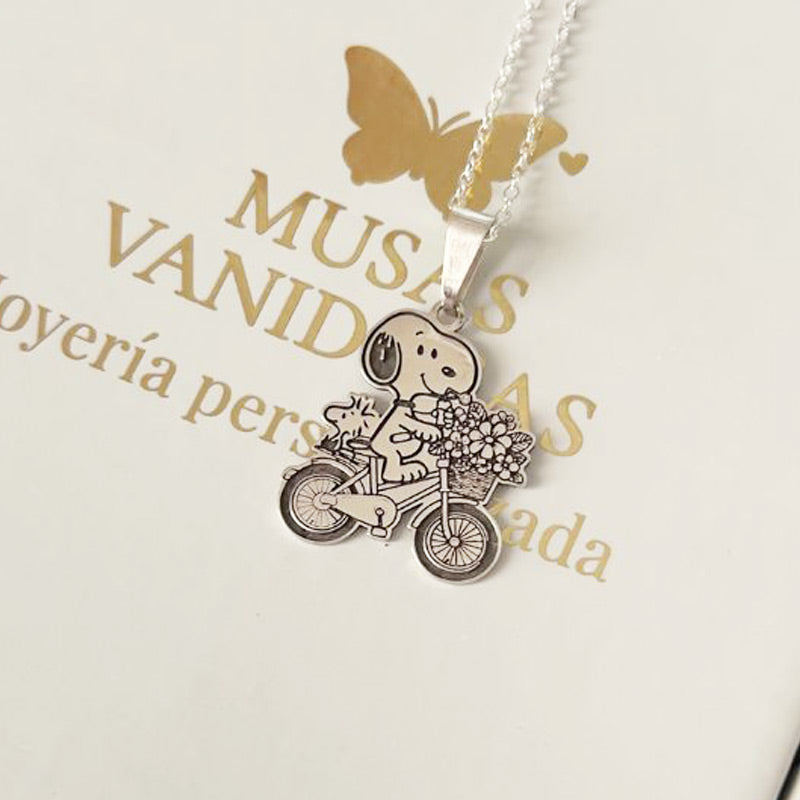 Snoopy en Bicicleta con Flores - Plata 950